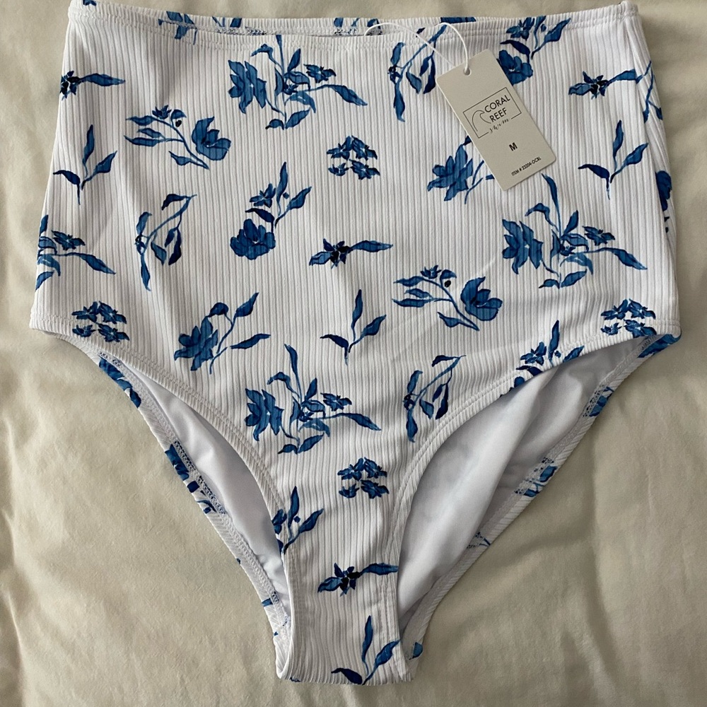 Livy & Kate brand new swim suit. Size M